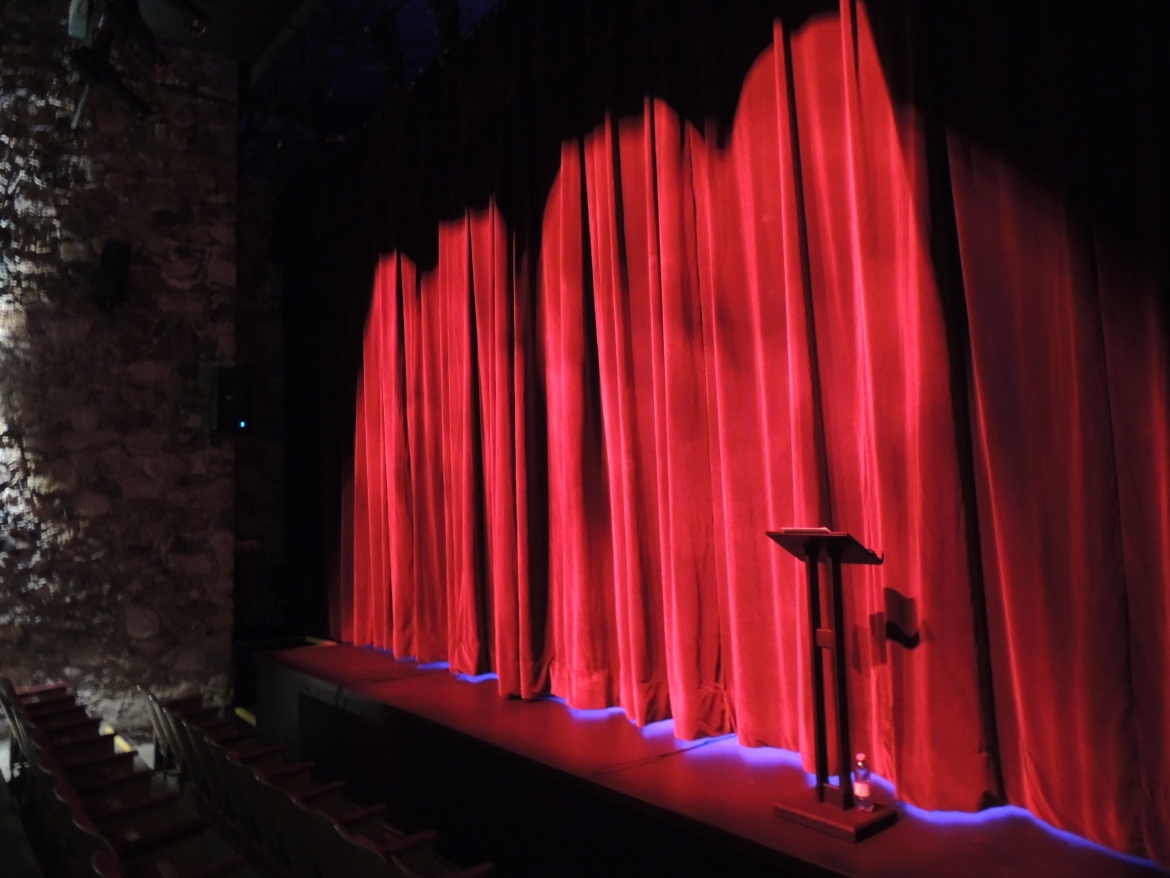 Teatro-Santa-Ana-escenario1-scaled.jpg